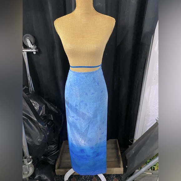 Blue beach coverup - Picture 1 of 3